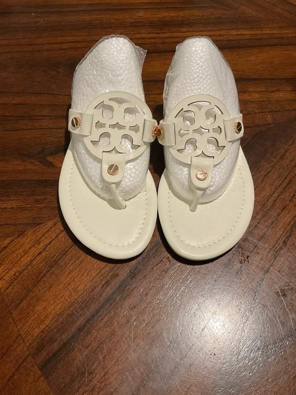 Tory Burch Women’s White Logo-Detail Thong Sandals